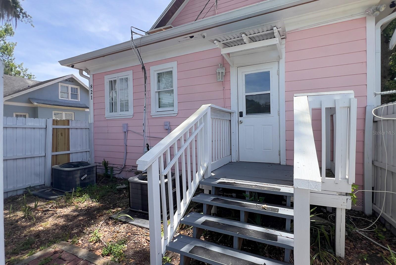 Image 7 of 66 For 821 Emmett Street