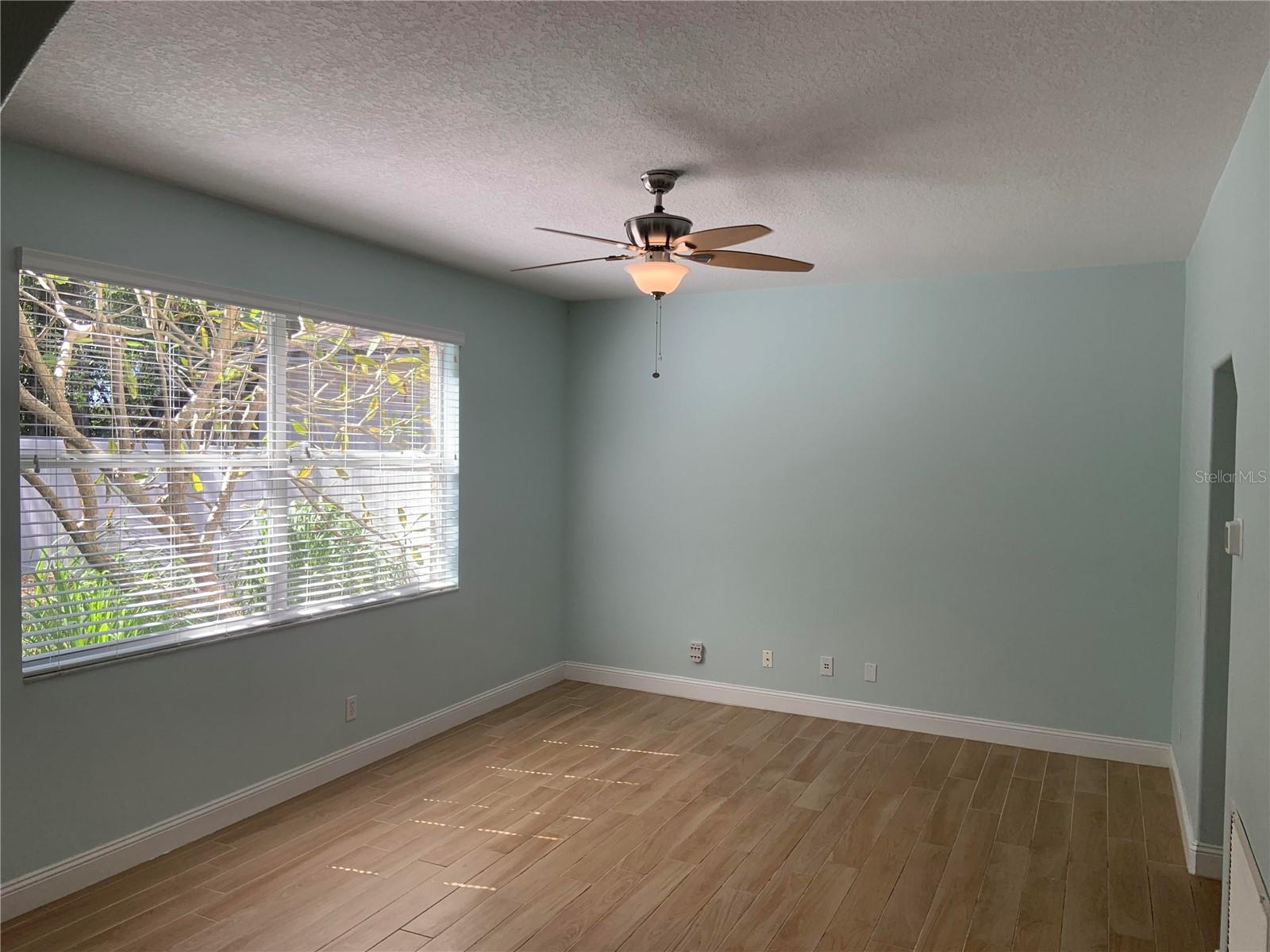 Image 14 of 22 For 4527 Riverton Drive