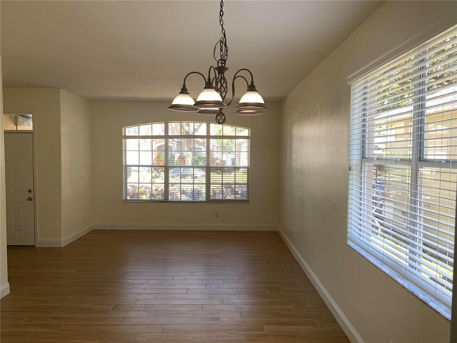 Image 4 of 22 For 4527 Riverton Drive