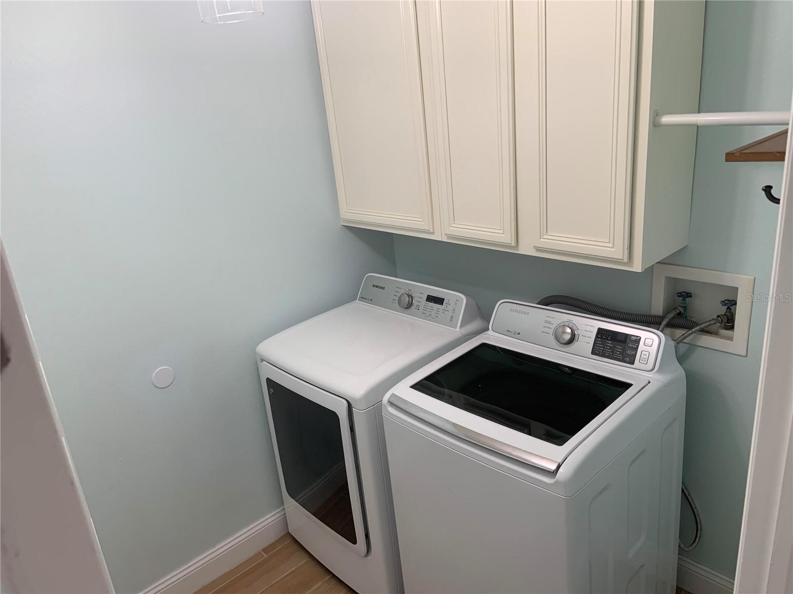 Image 6 of 22 For 4527 Riverton Drive