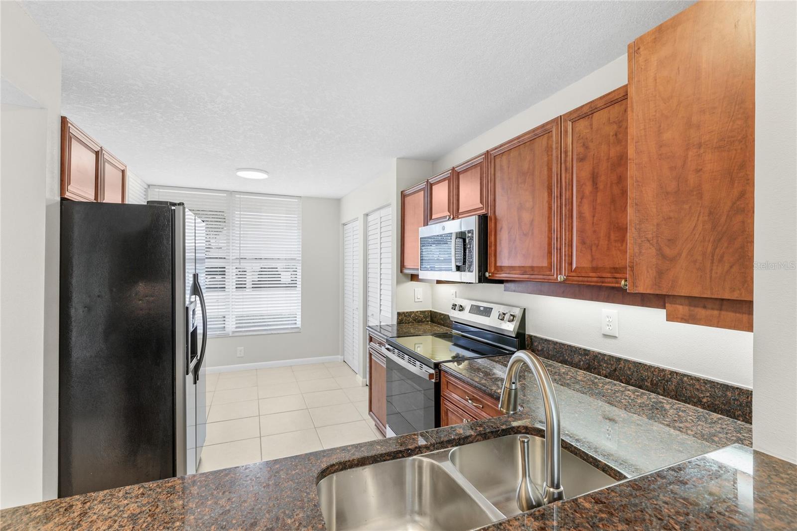 Image 5 of 29 For 4550 Pinebrook  106