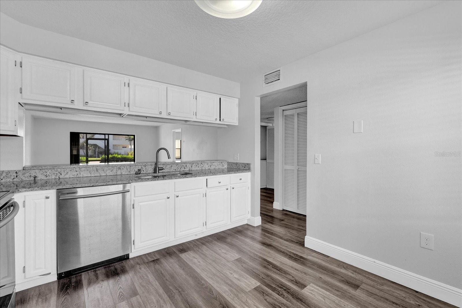 Image 18 of 24 For 2150 Atlantic Street 413