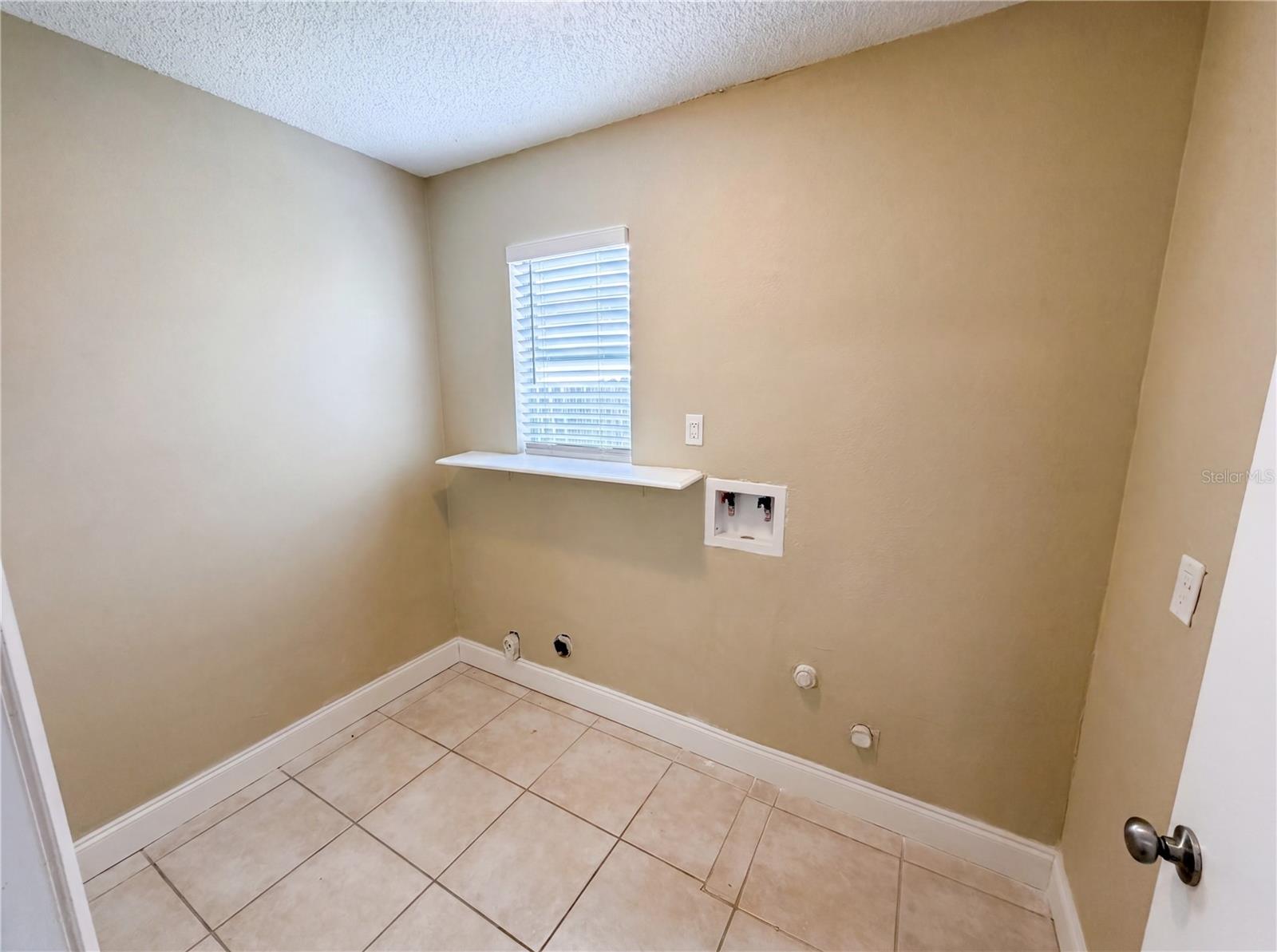 Image 19 of 25 For 5447 Blueberry Drive