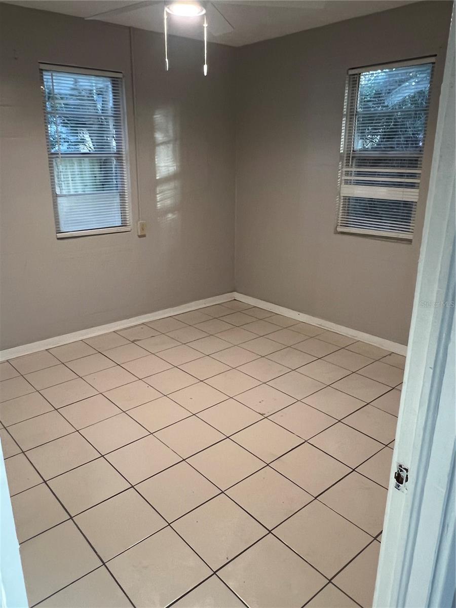 Image 6 of 13 For 521 14th Terrace
