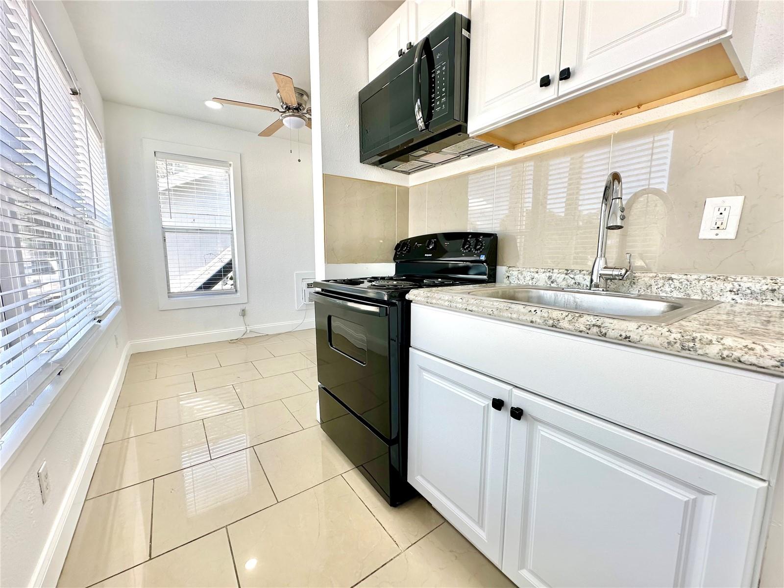 Listing photo id 1 for 503 Ridgewood Avenue 1