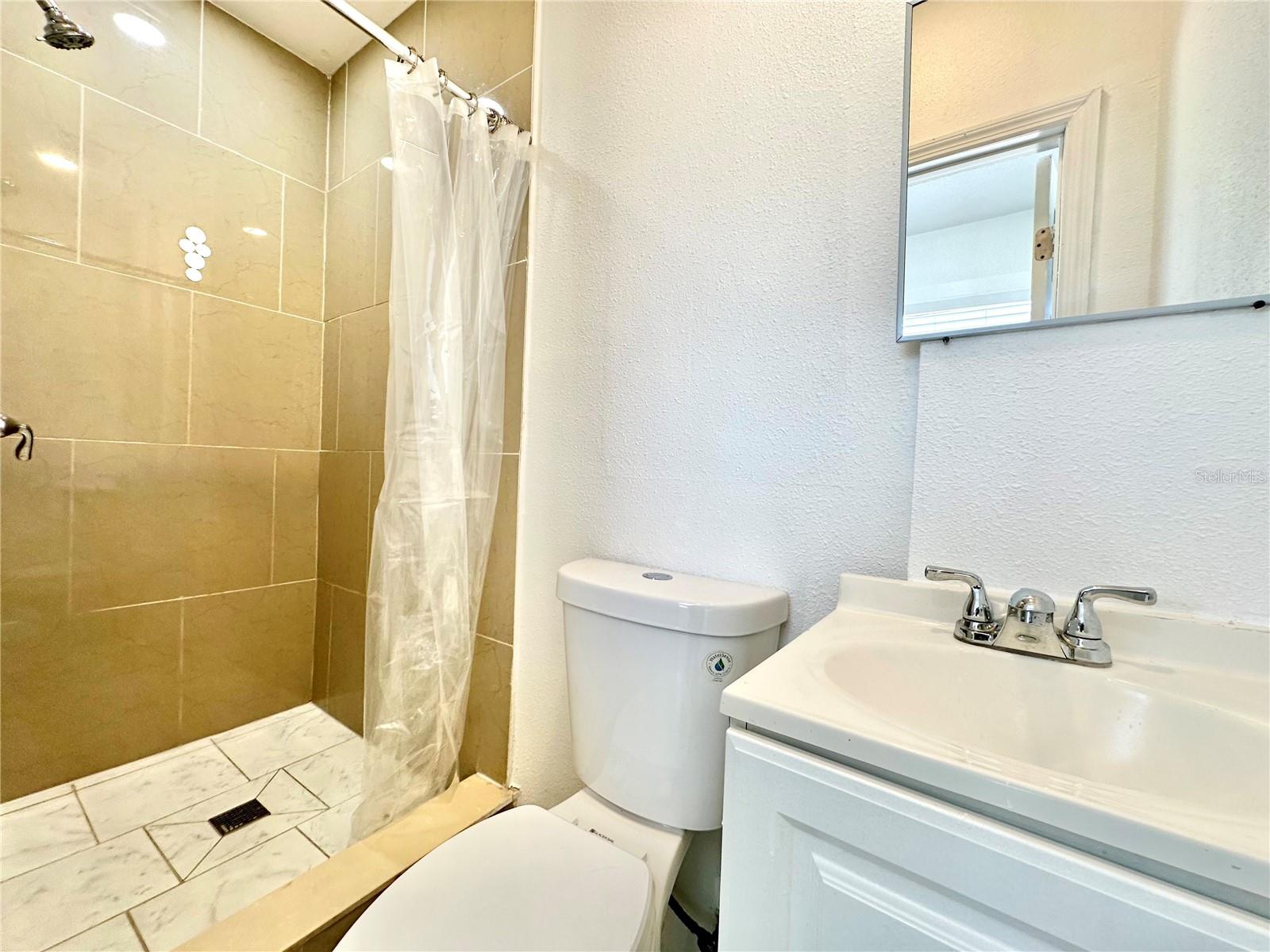 Listing photo id 4 for 503 Ridgewood Avenue 1