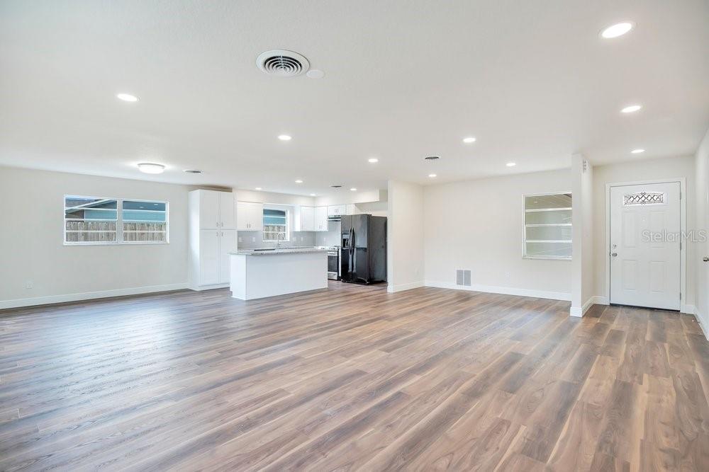 Image 6 of 25 For 5117 Cypress Court