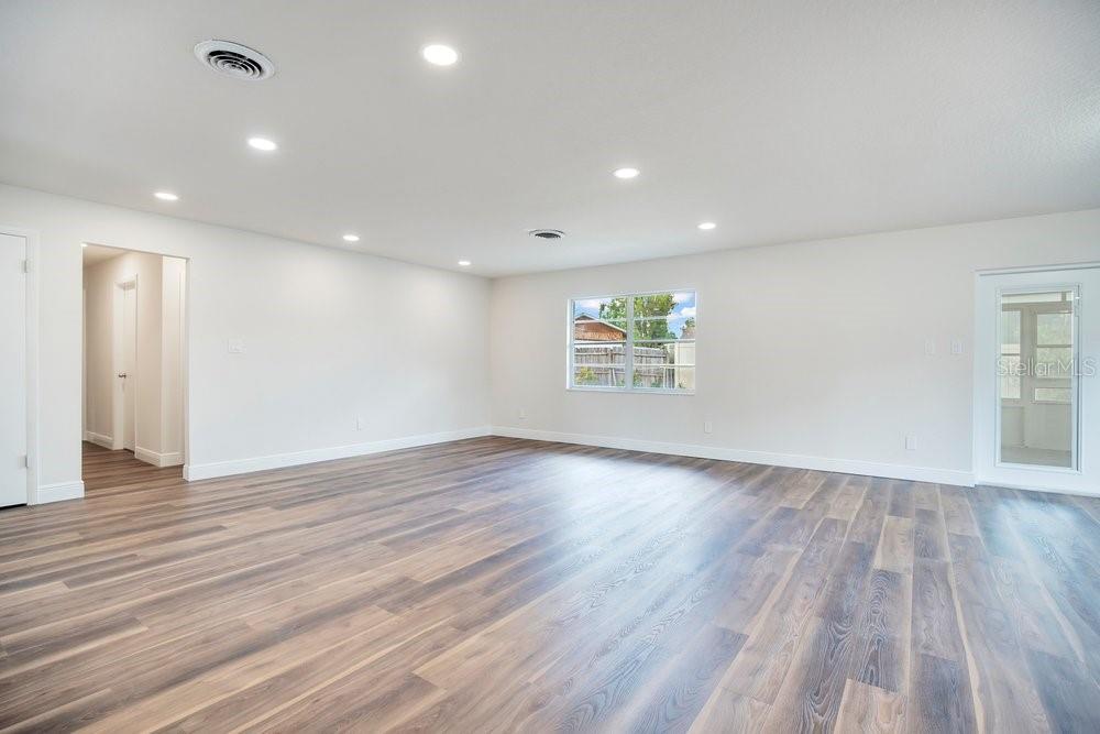 Image 9 of 25 For 5117 Cypress Court