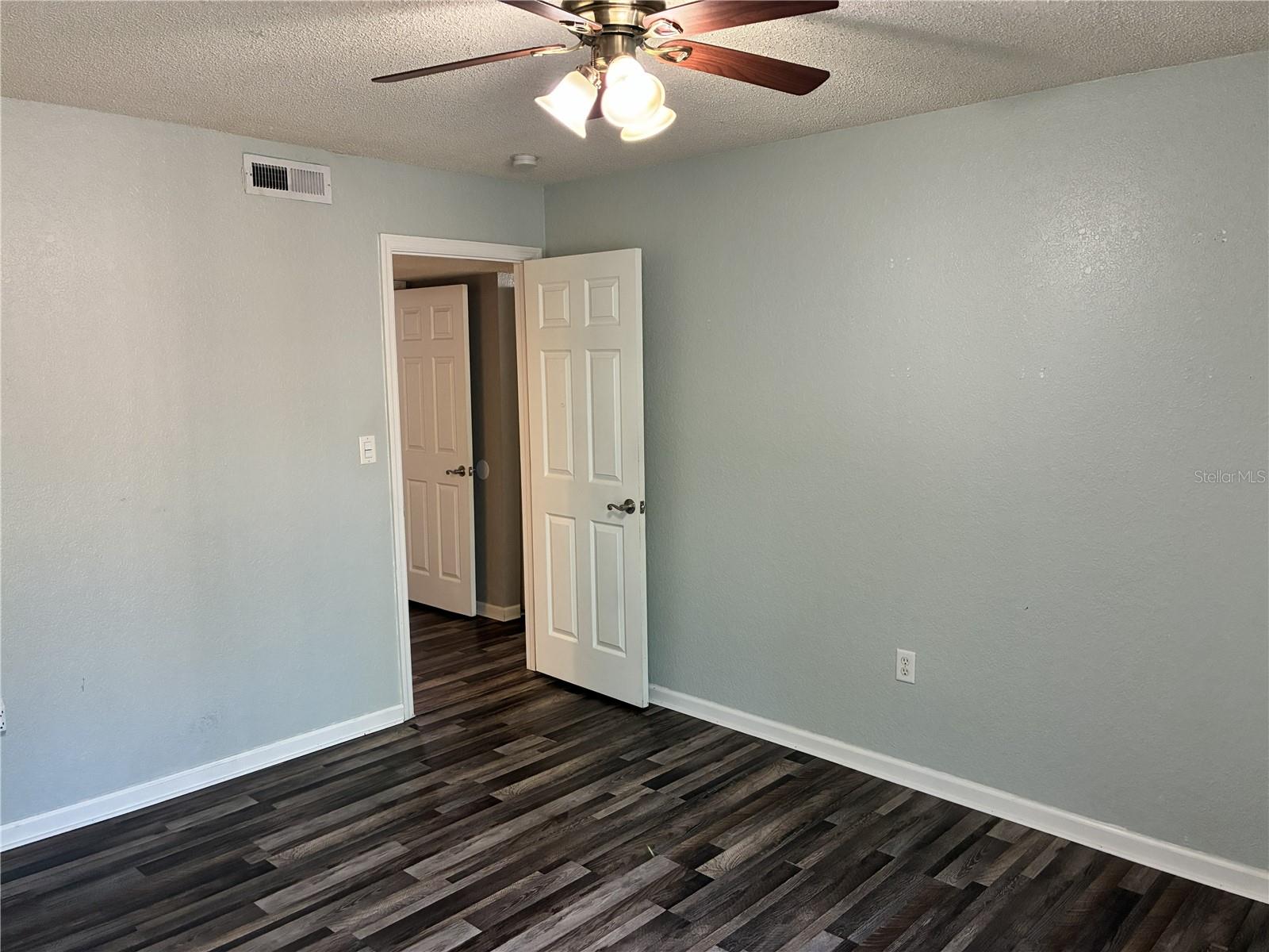 Image 9 of 25 For 1810 23rd Boulevard 180