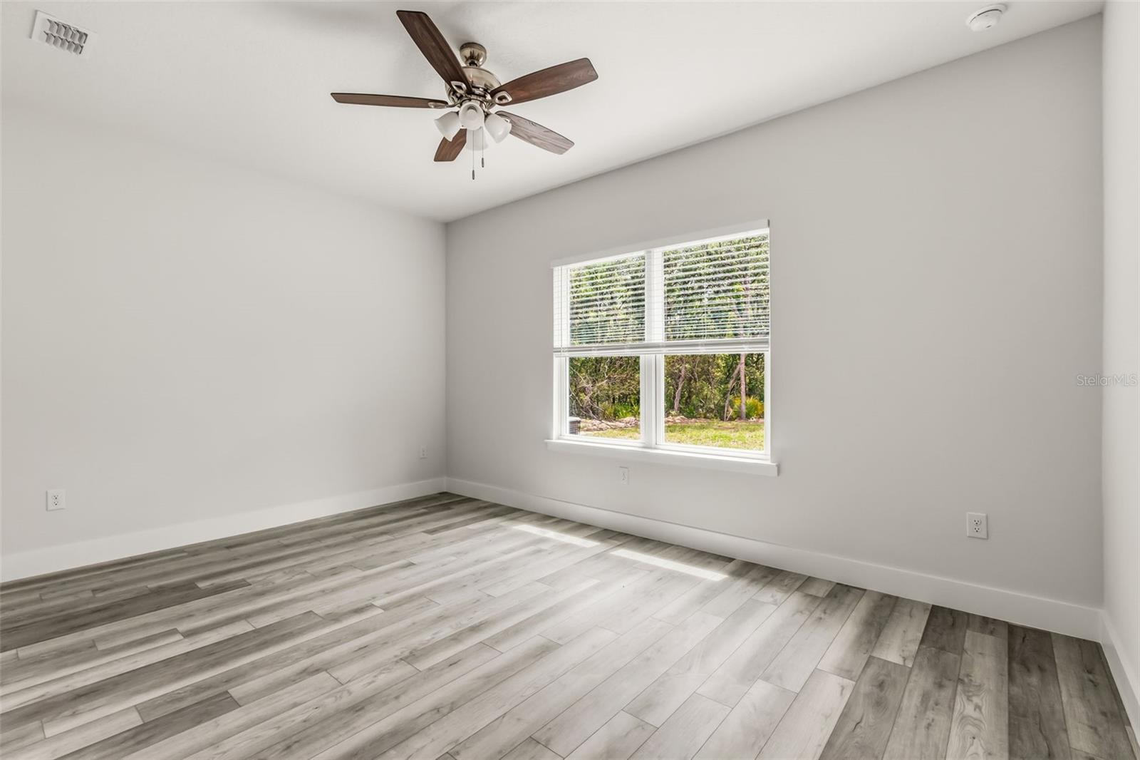 Image 16 of 32 For 16015 29th Court Road 1