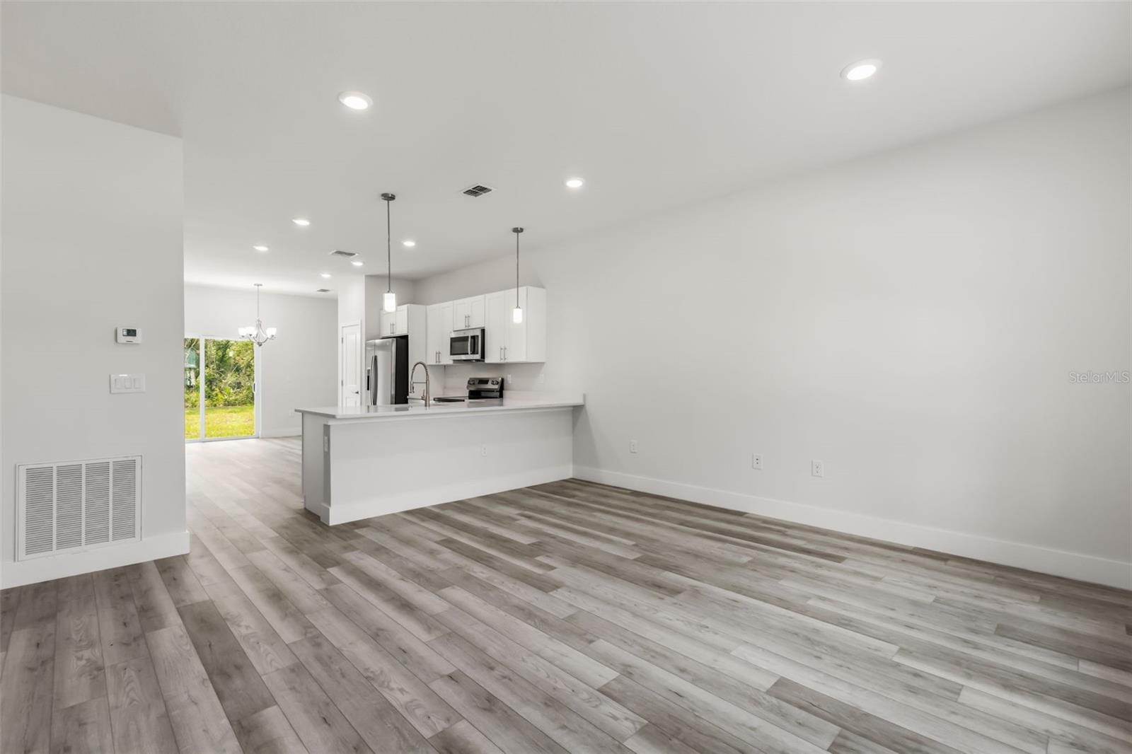 Image 7 of 32 For 16015 29th Court Road 1