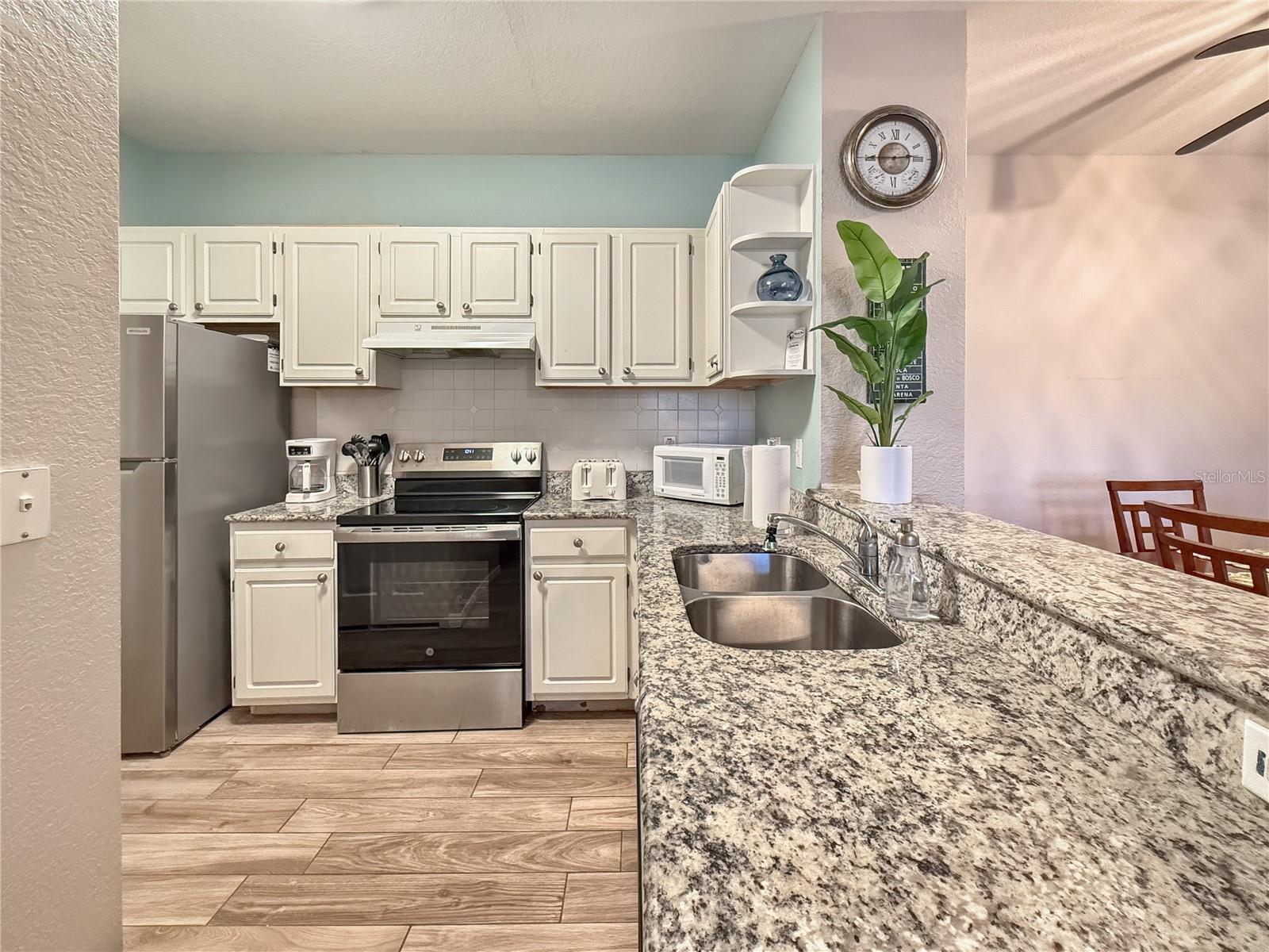 Image 3 of 18 For 8815 Dunes Court 105