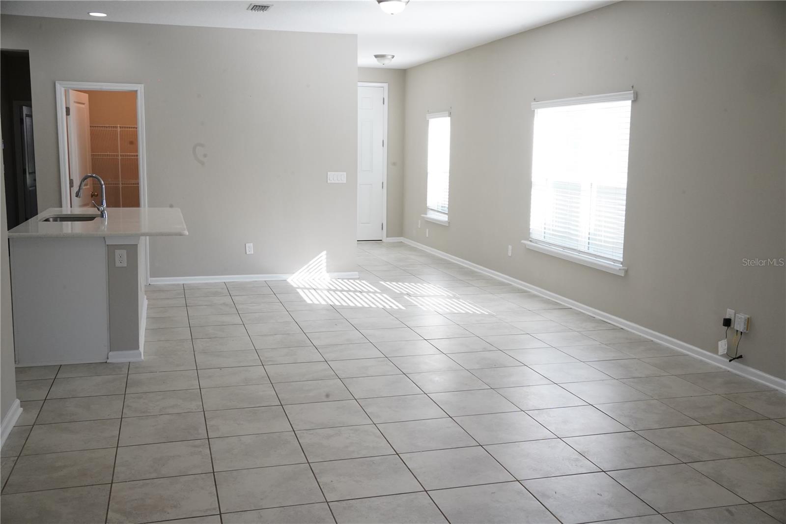 Image 17 of 83 For 855 Sycamore Way