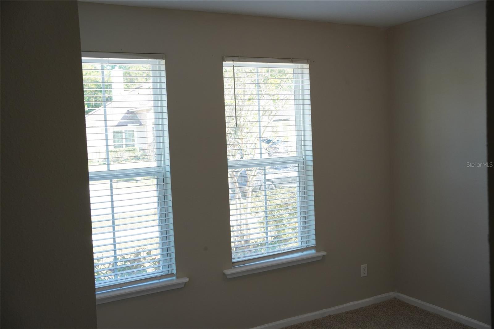 Image 37 of 83 For 855 Sycamore Way