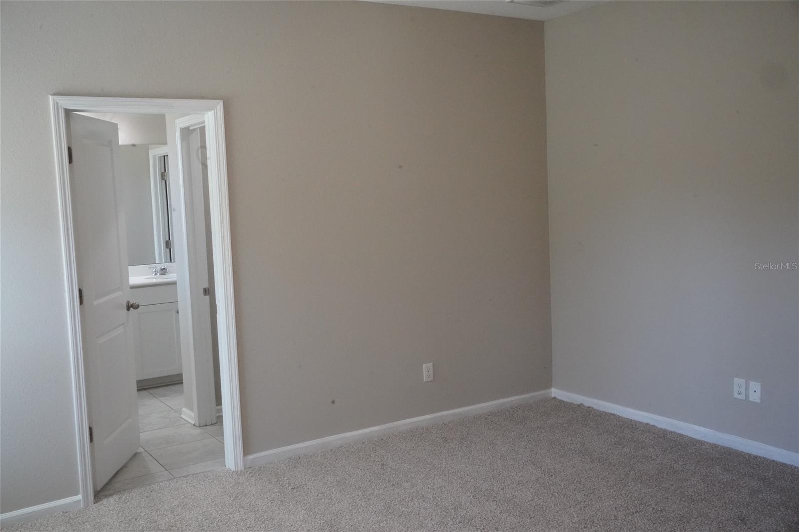 Image 44 of 83 For 855 Sycamore Way