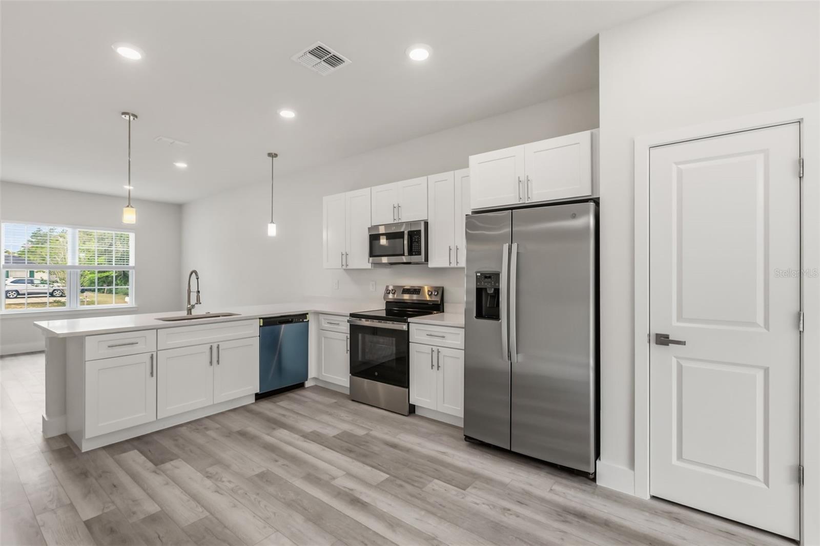 Image 12 of 29 For 16015 29th Court Road 2