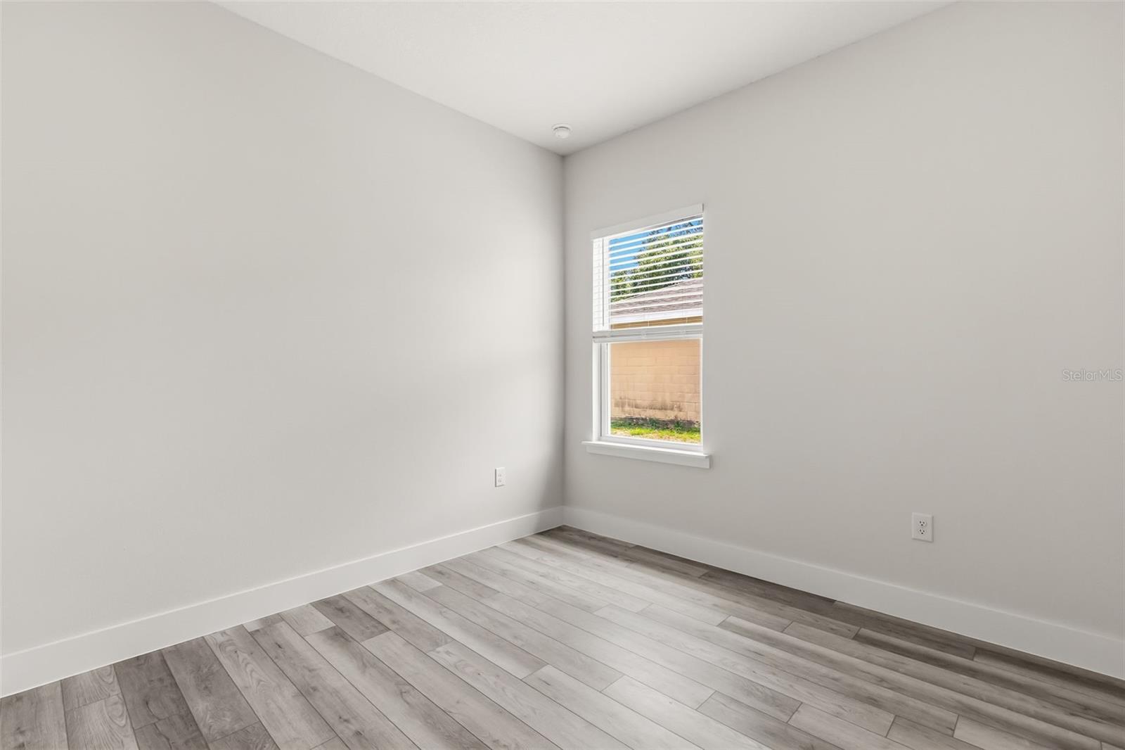 Image 21 of 29 For 16015 29th Court Road 2