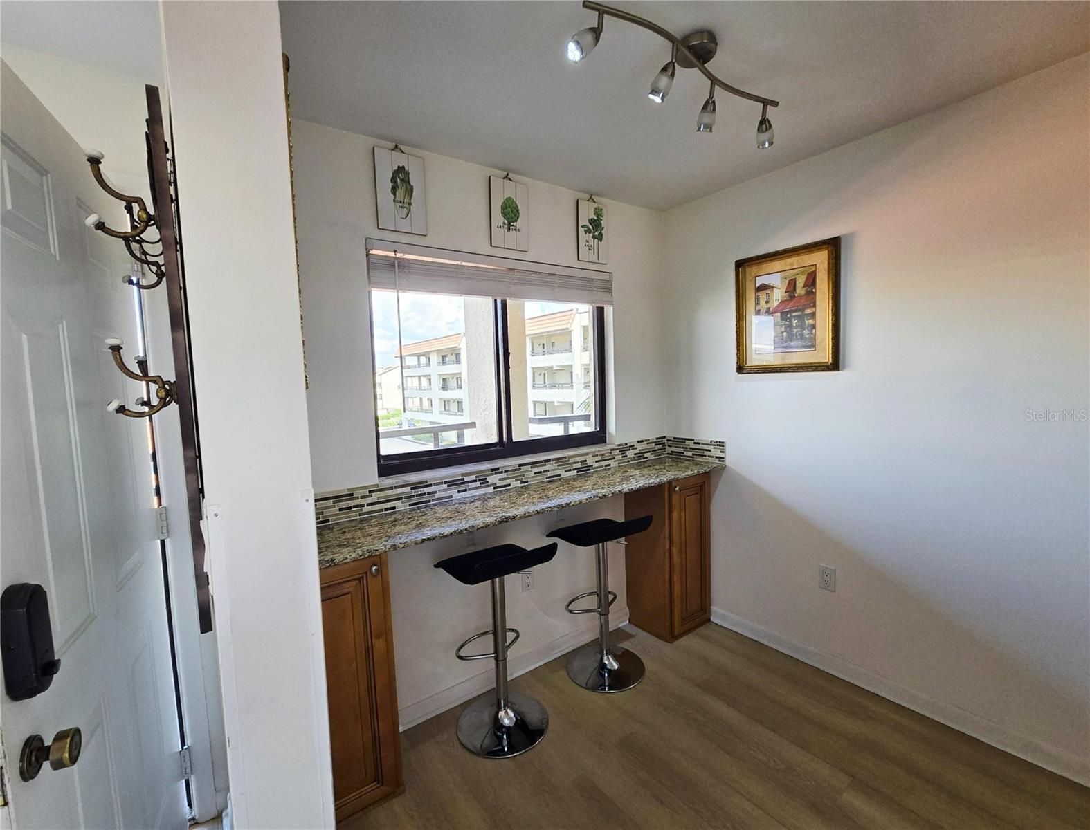 Image 21 of 48 For 106 1st Street E 215