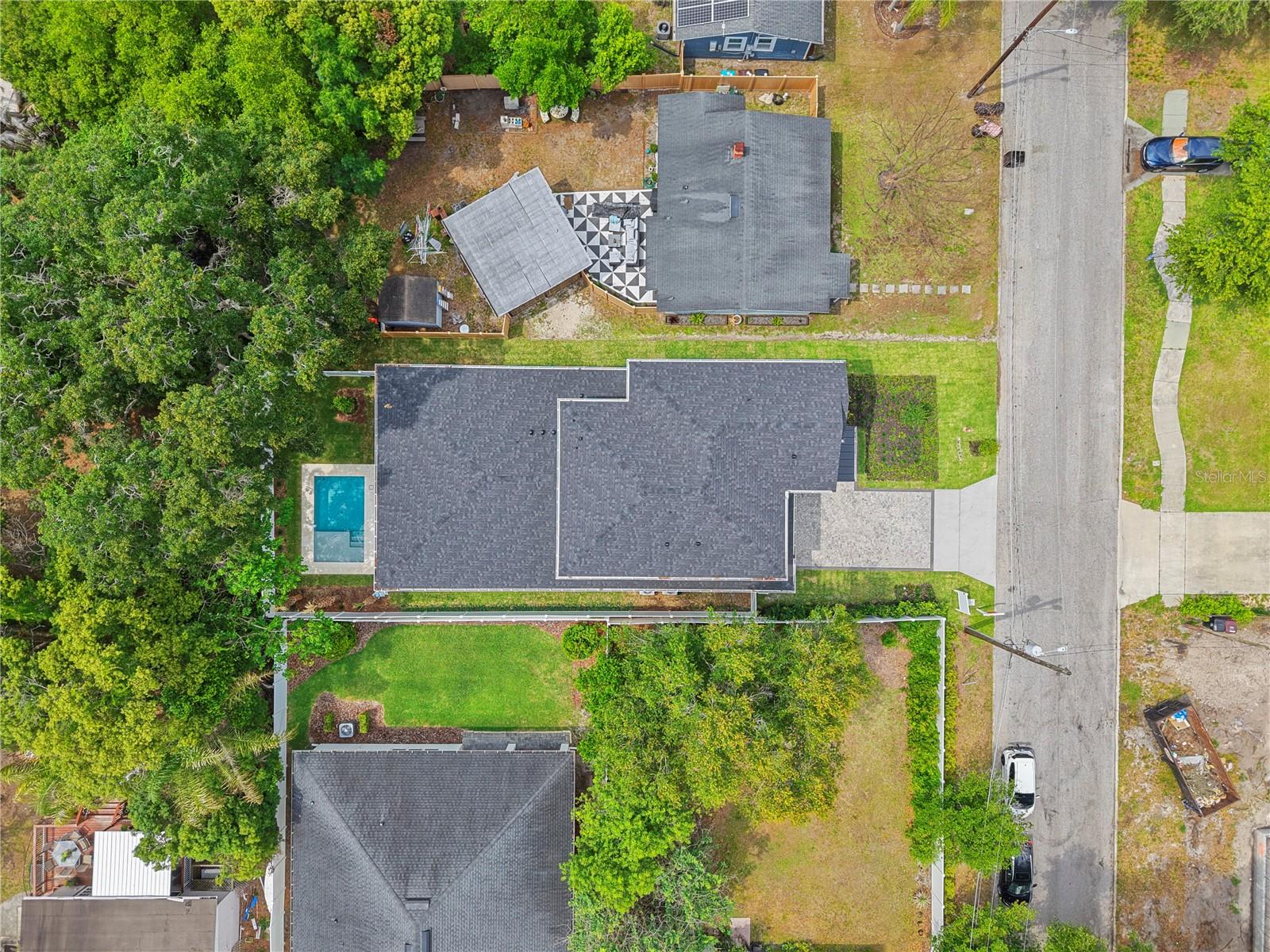 Image 43 of 44 For 1000 Forest Avenue