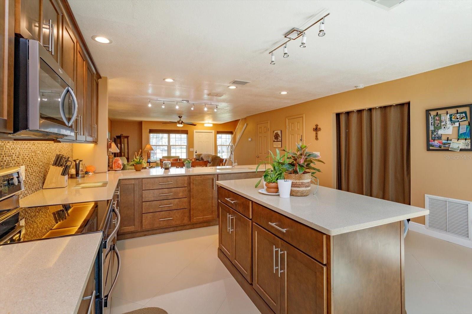 Image 13 of 28 For 2900 Wareham Court