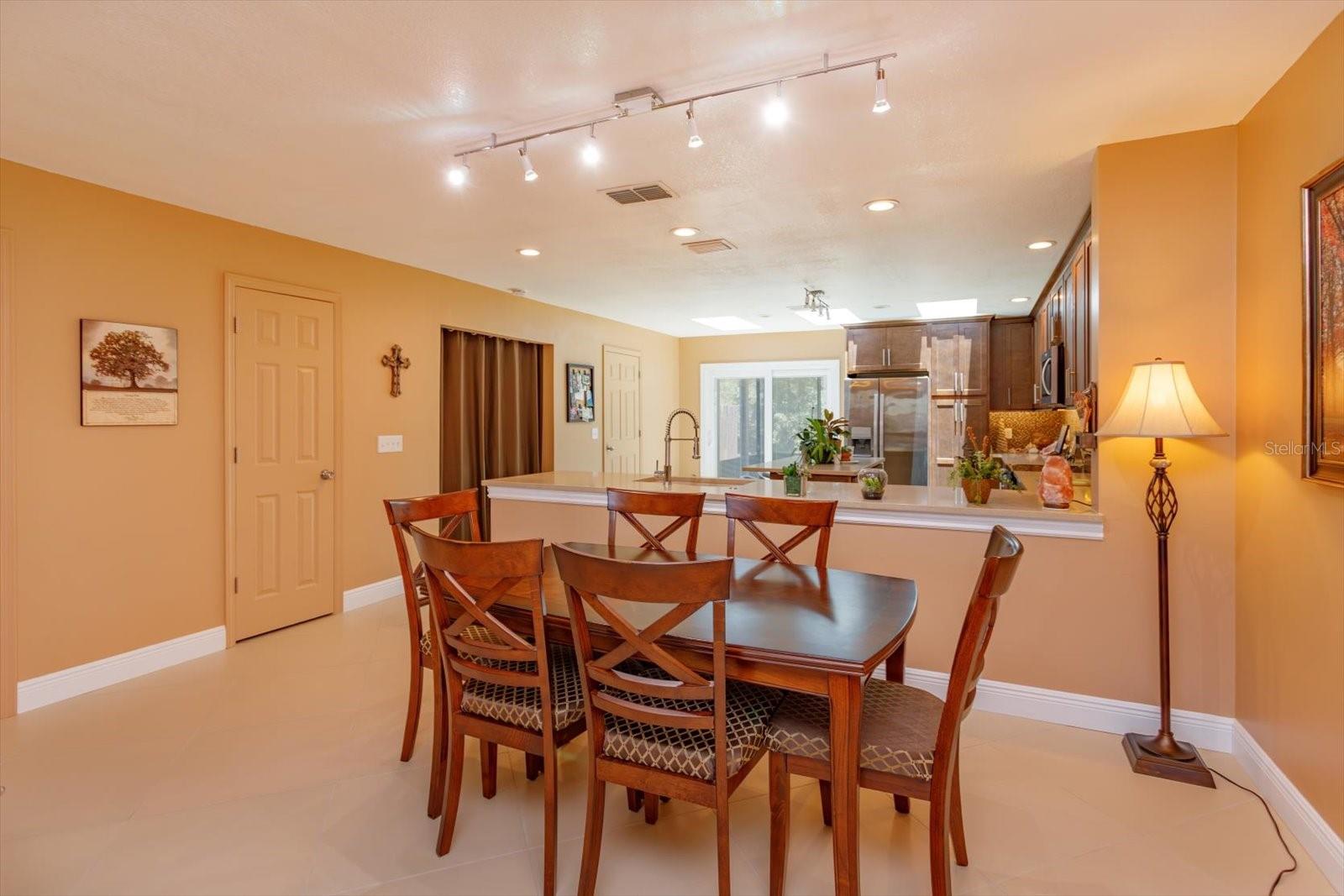 Image 7 of 28 For 2900 Wareham Court