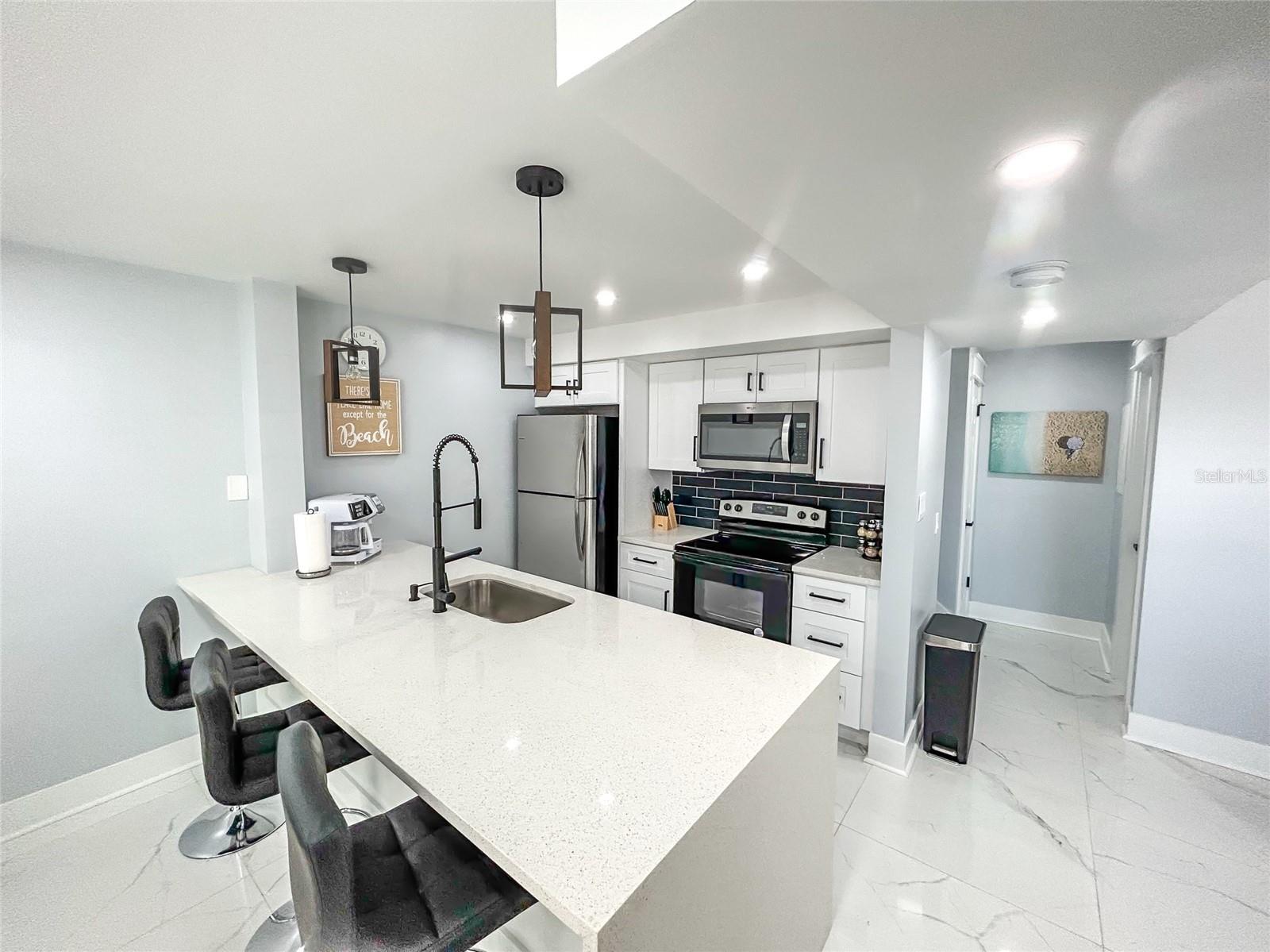 Image 8 of 25 For 315 Medallion Boulevard F