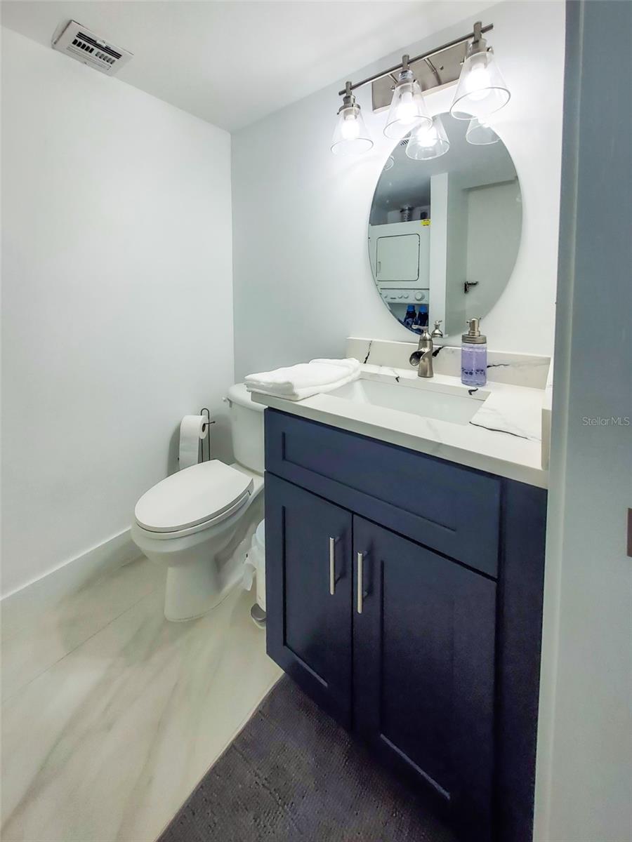 Image 15 of 27 For 215 Medallion Boulevard G
