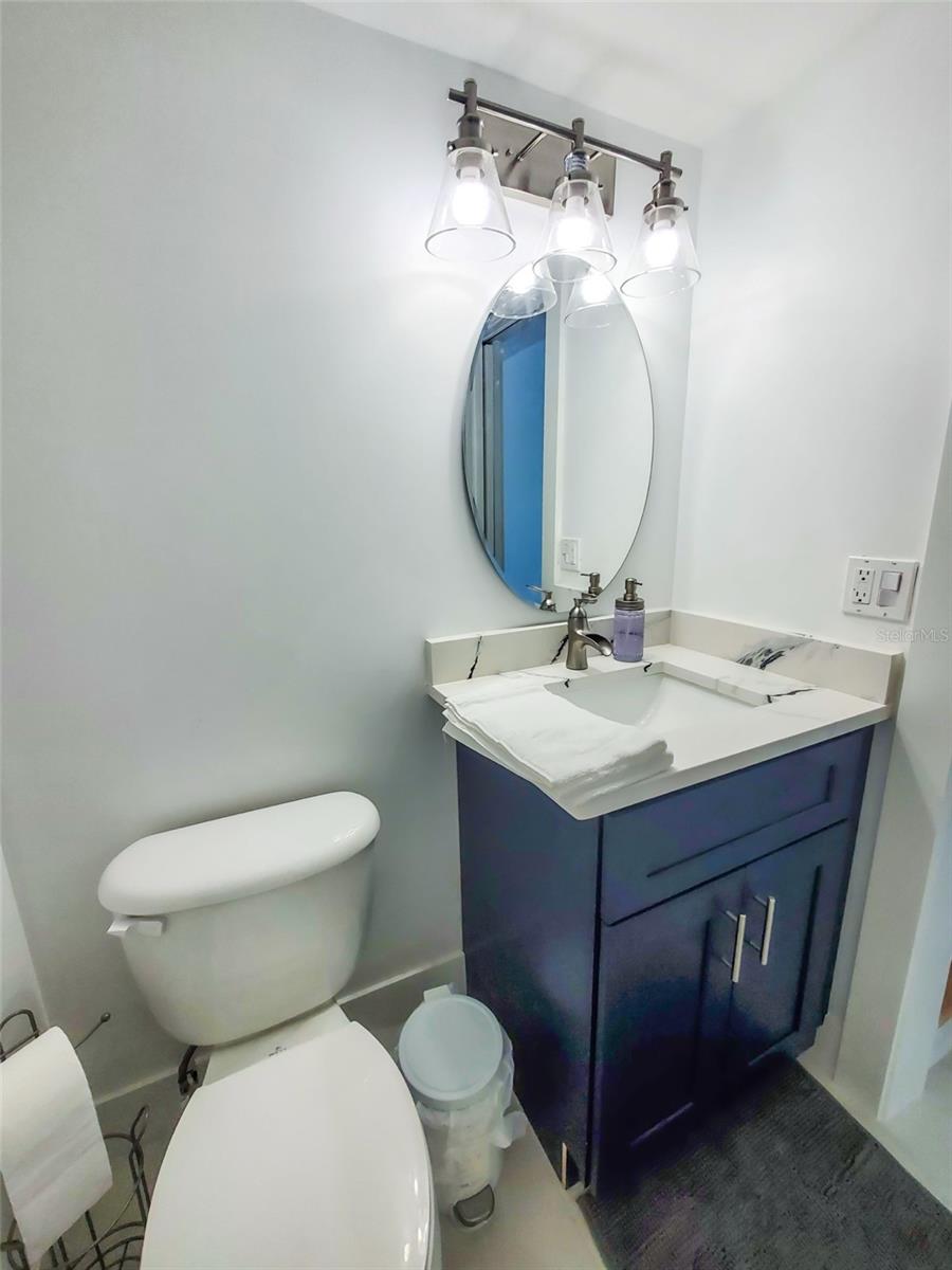 Image 16 of 27 For 215 Medallion Boulevard G