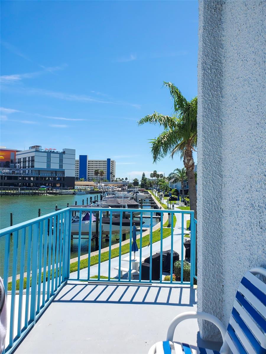 Image 21 of 27 For 215 Medallion Boulevard G