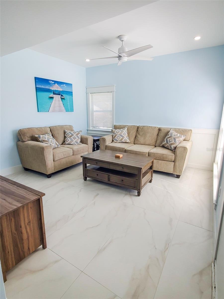 Image 4 of 27 For 215 Medallion Boulevard G