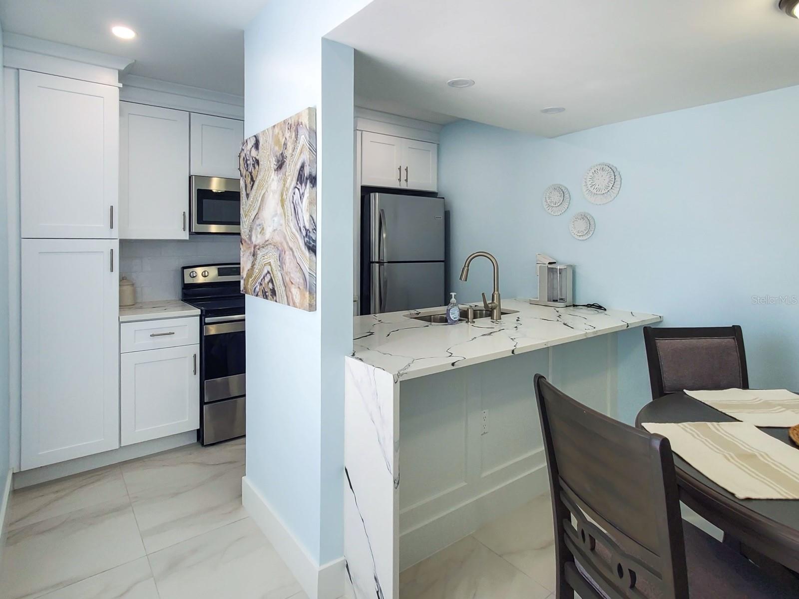 Image 8 of 27 For 215 Medallion Boulevard G