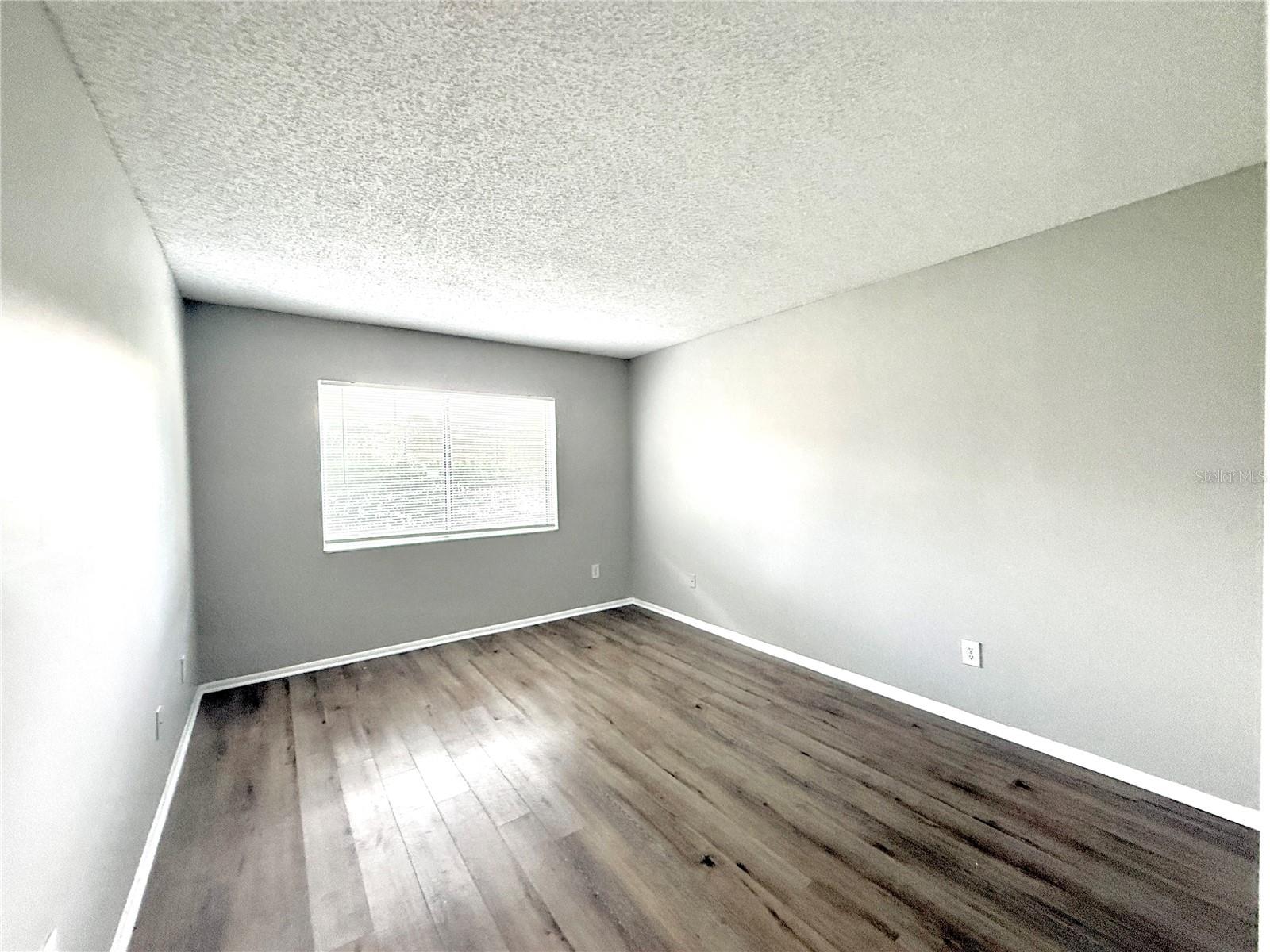 Image 6 of 9 For 644 Kenwick Circle 104