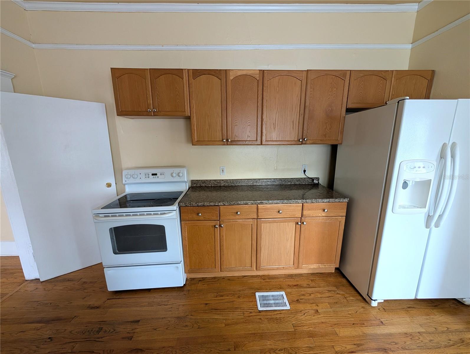 Image 4 of 14 For 103 Westland Avenue 1