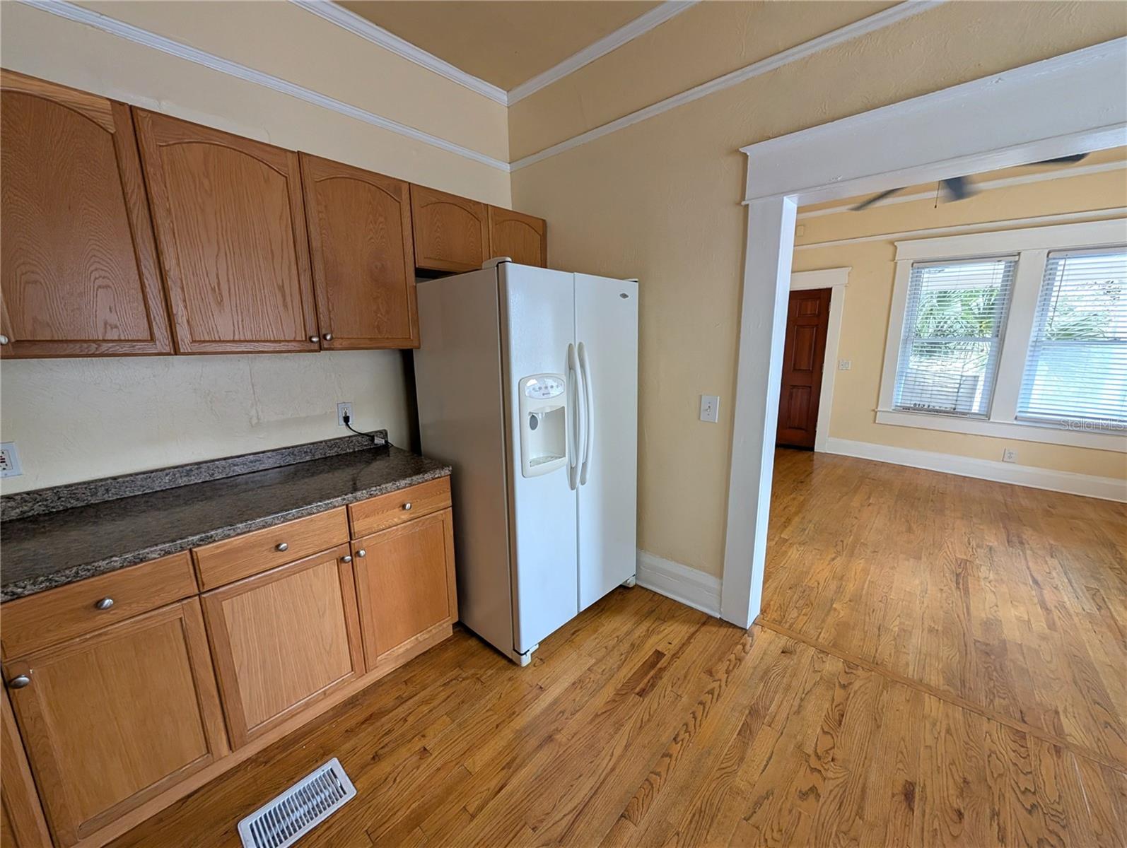 Image 5 of 14 For 103 Westland Avenue 1