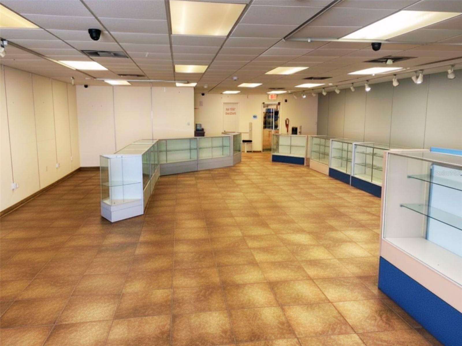 Image 4 of 15 For 2016 Atlantic Avenue