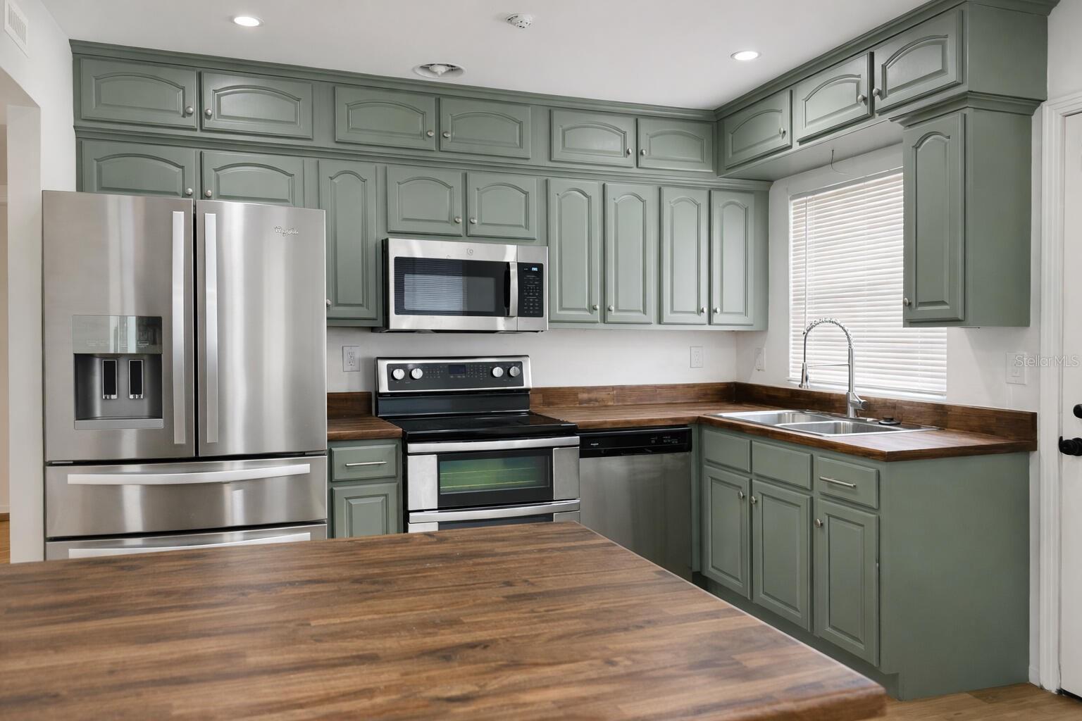 Image 3 of 22 For 630 Tam O Shanter Drive