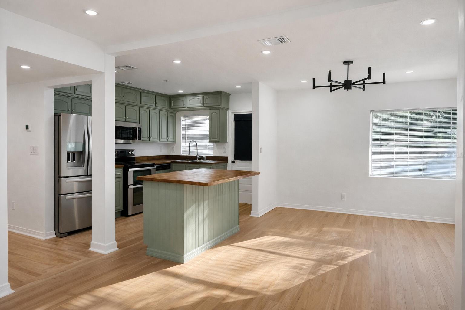 Image 6 of 22 For 630 Tam O Shanter Drive
