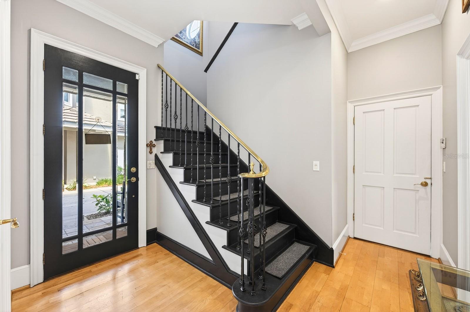 Image 15 of 34 For 962 Aragon Avenue