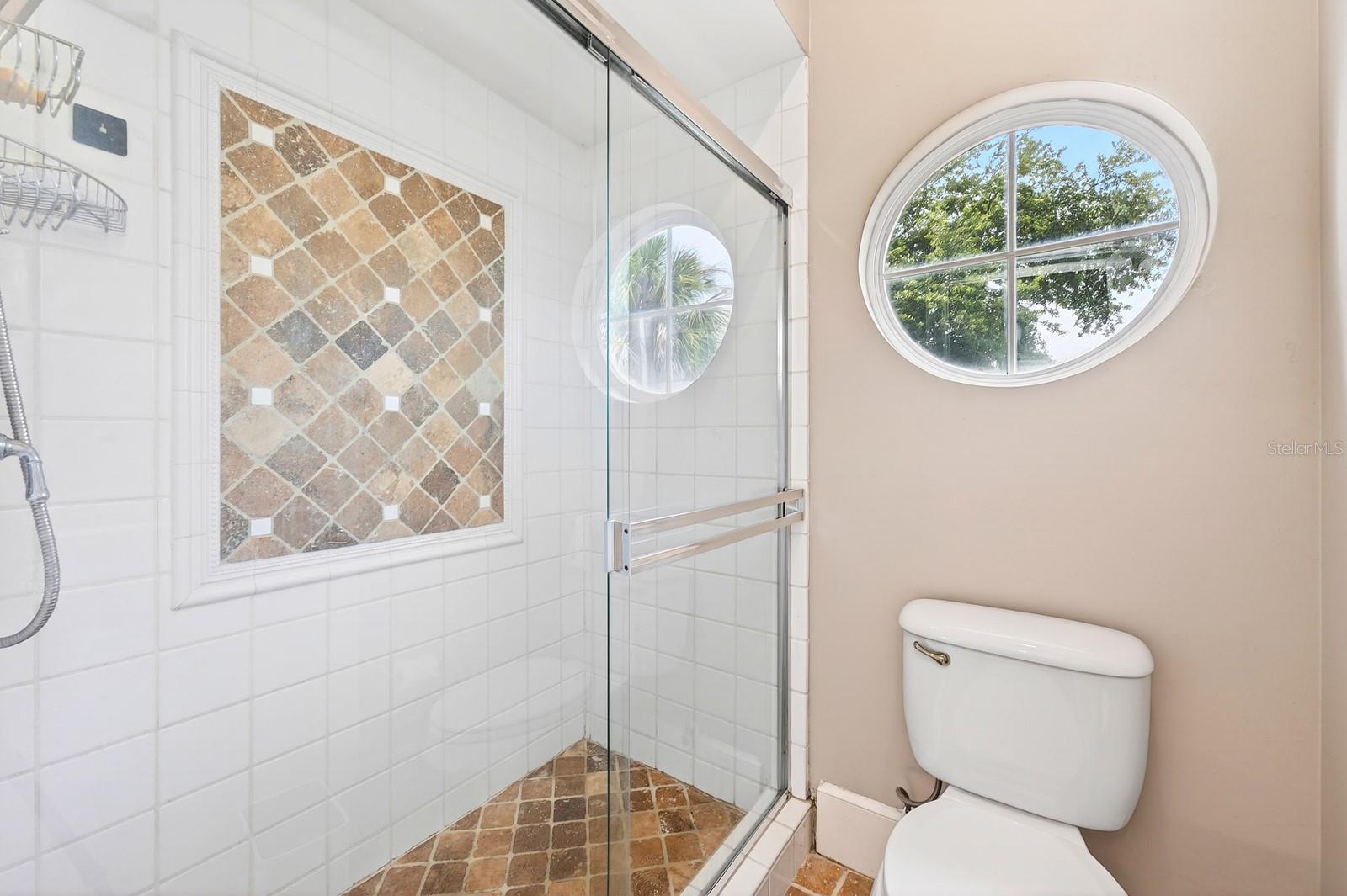 Image 22 of 34 For 962 Aragon Avenue