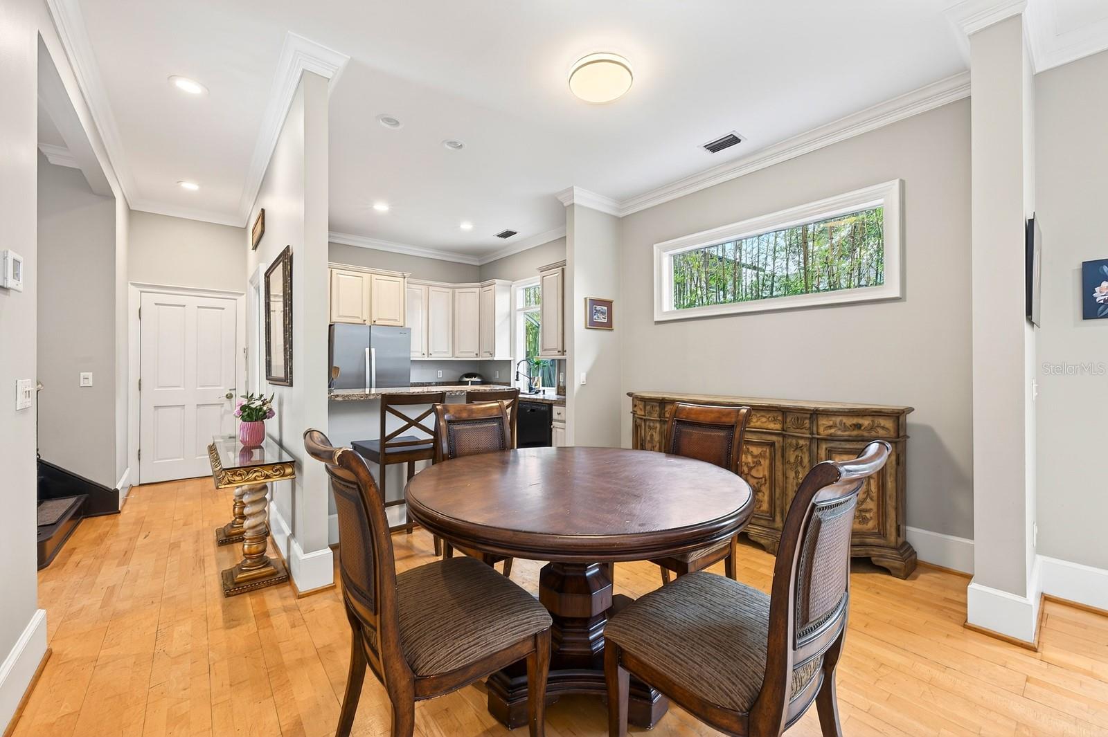 Image 8 of 34 For 962 Aragon Avenue