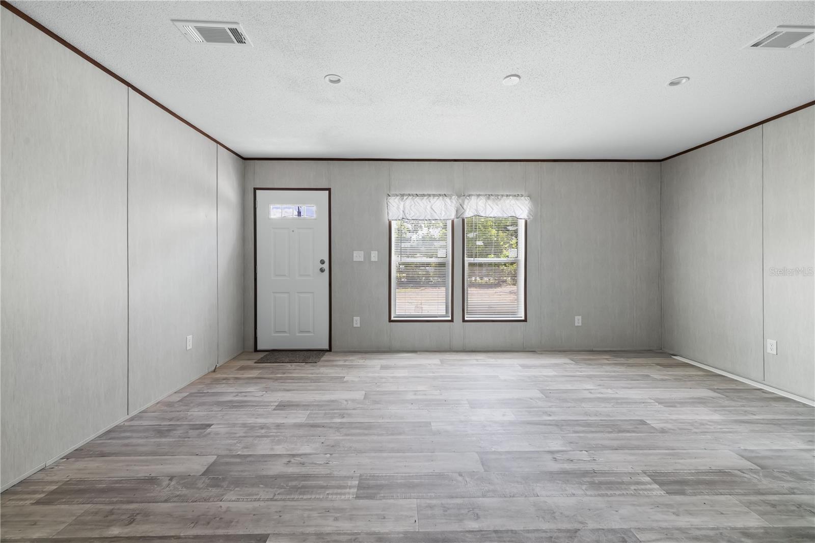 Image 11 of 38 For 25031 Antler Street