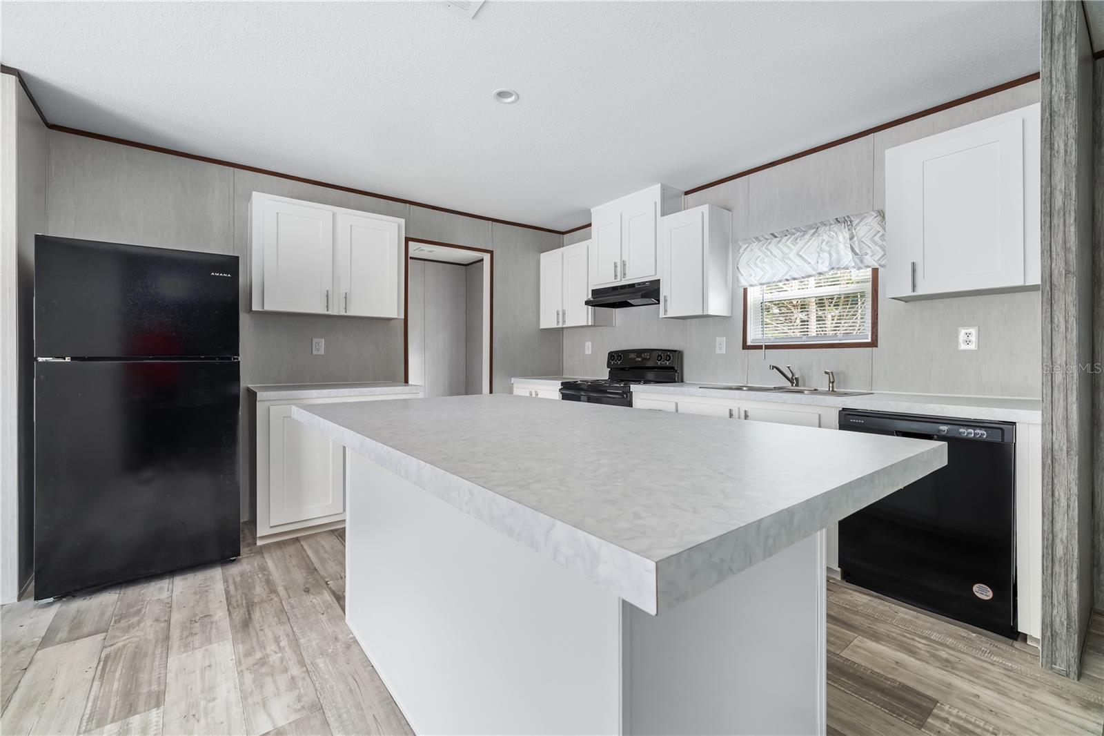 Image 5 of 38 For 25031 Antler Street