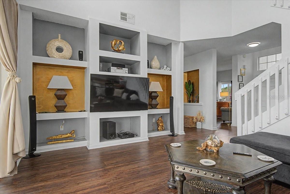 Image 10 of 37 For 5039 Heatherlake Terrace