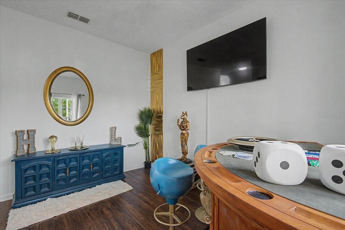 Image 7 of 37 For 5039 Heatherlake Terrace