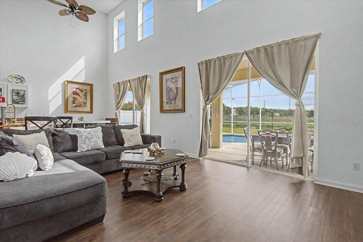 Image 8 of 37 For 5039 Heatherlake Terrace