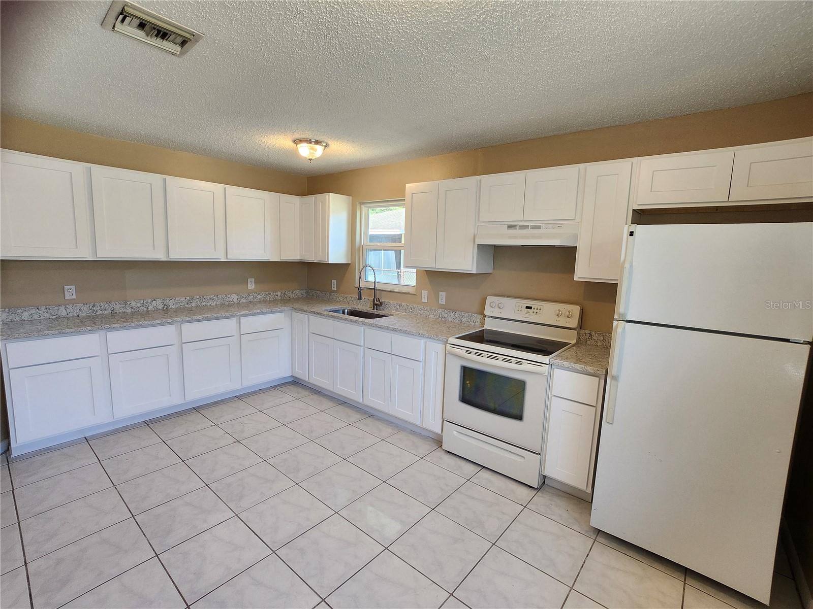 Image 4 of 29 For 2429 Centennial Boulevard