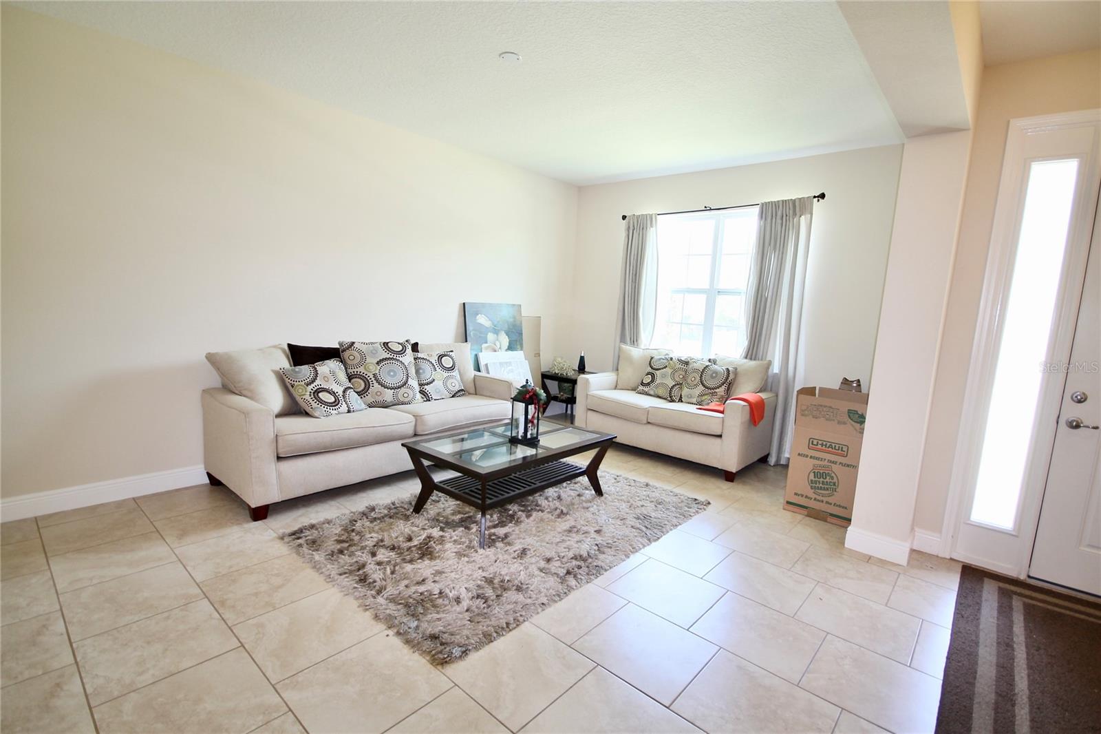 Image 3 of 37 For 1073 Cavan Drive
