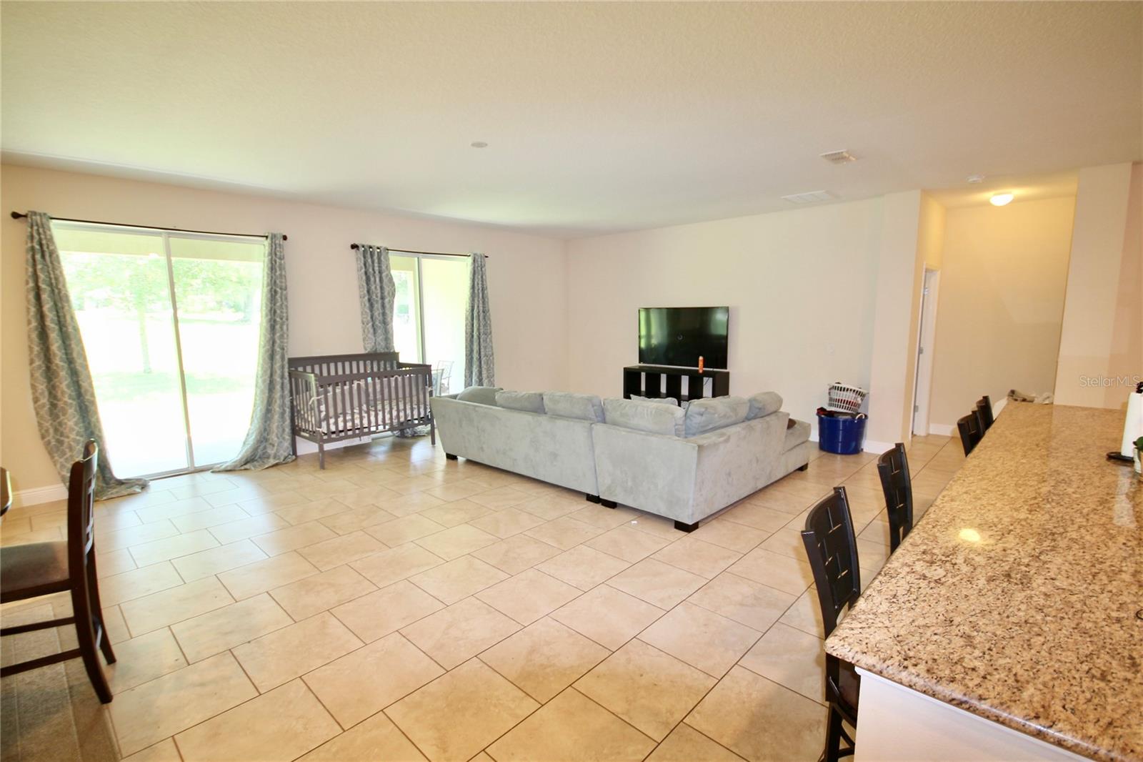 Image 7 of 37 For 1073 Cavan Drive
