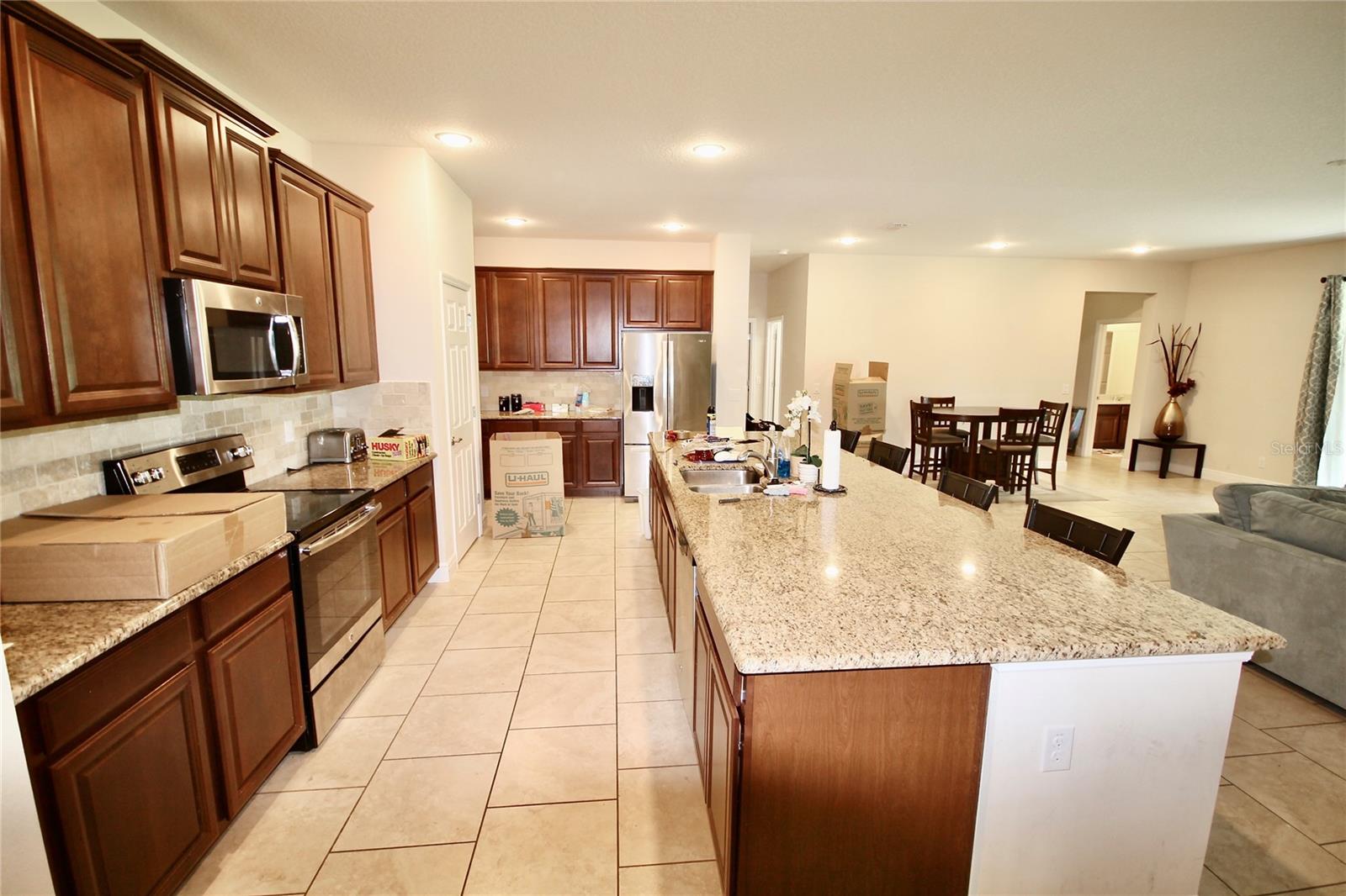 Image 8 of 37 For 1073 Cavan Drive