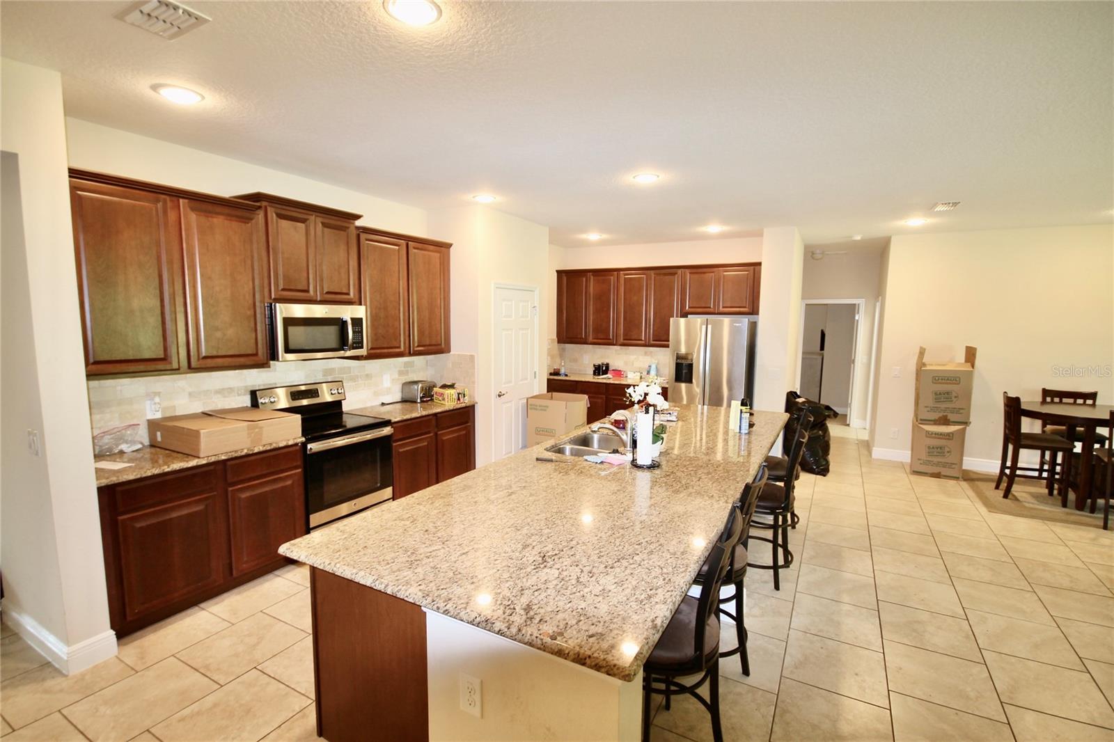 Image 9 of 37 For 1073 Cavan Drive